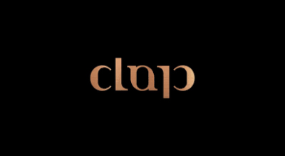 الصورة عبارة عن شعار "Clap" مكتوبة باللونالذهبي مع خلفيه سوداء