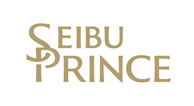 الصورة عبارة عن شعار"Park Regis By Prince Dubai Island -"  مكتوبة باللون الذهبي  مع خلفيه بيضاء