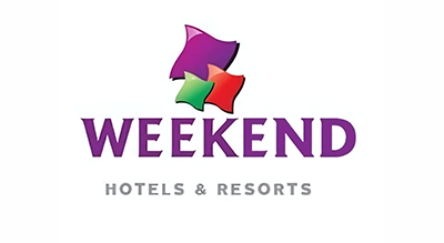 الصورة عبارة عن شعار Weekend Hotel- Sari  مكتوبة باللون البنفسجي مع خلفيه ابيض